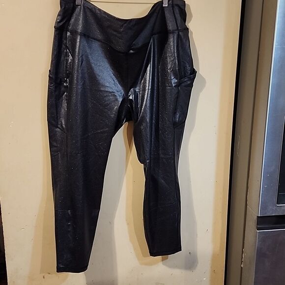 Shiny black torrid Active leggings Size 4 - Picture 1 of 5